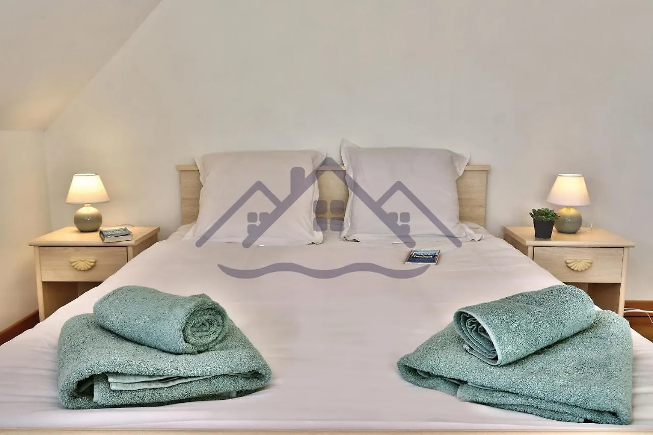 Ti Marjan: Seaside Retreat with Wi-Fi and Pet-Friendly Garden Villa Guilvinec Holiday home