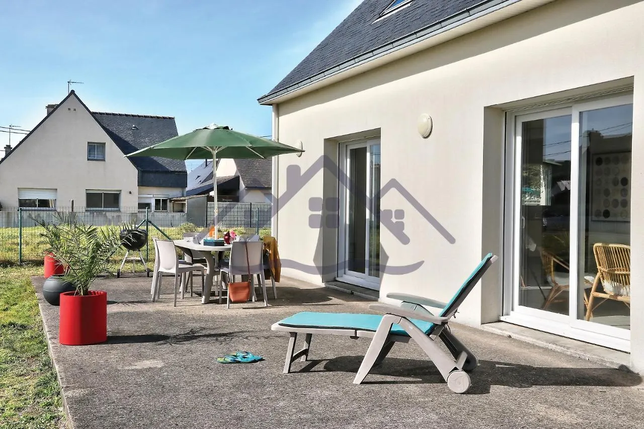 Ti Marjan: Seaside Retreat with Wi-Fi and Pet-Friendly Garden Villa Guilvinec Holiday home